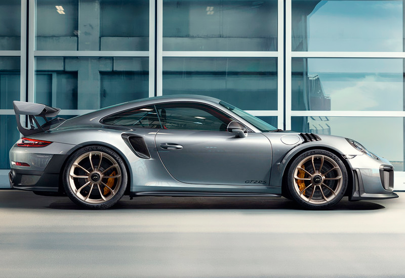 Illustration for article titled Speculation: Porsche May Be Splitting the 911 Into Two Ranges